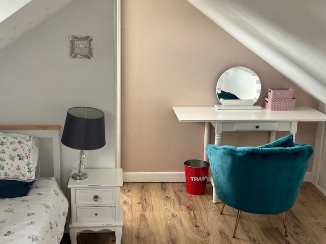 Room for rent Old Windsor  Main Photo