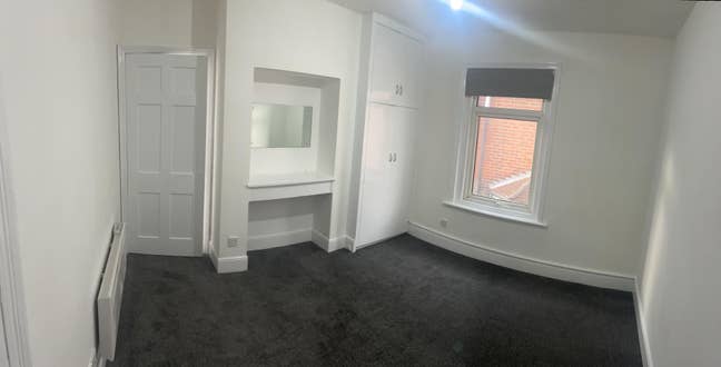 Fantastic new studio to let in upper shirley Main Photo