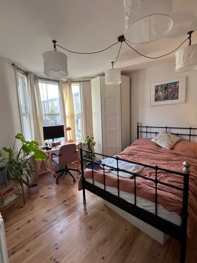 Bright large double in Clapton Main Photo