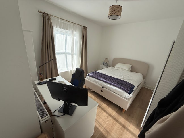 Large Furnished Room King Size Bed in Eccles  Main Photo