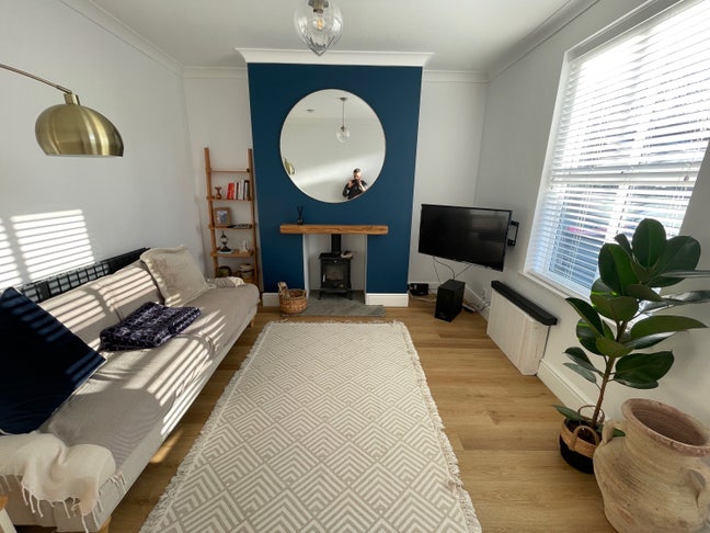 Large Furnished Room King Size Bed in Eccles  Main Photo