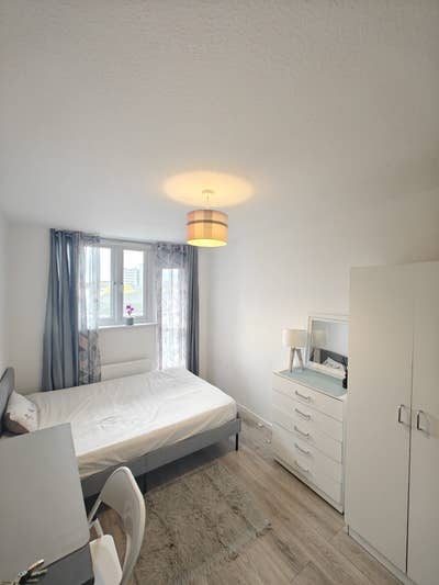 Lovely DoubleRoom for rent near bermondsey station Main Photo