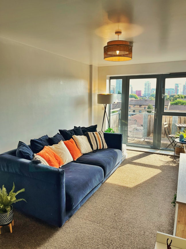 Spacious Apartment in Canning Town - Bills incl. Main Photo