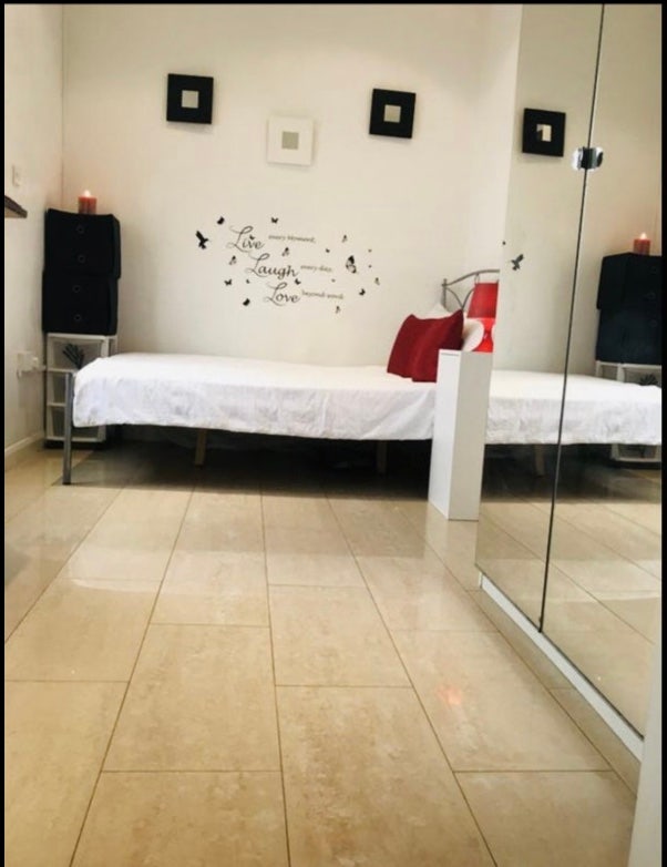 Studio flat -safe-quiet- 5 Min walk to Hendon tube Main Photo