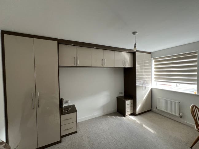 Room to rent Main Photo