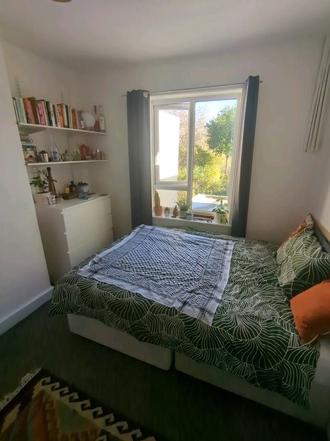 Double Room to Let - Cowley Road Area Main Photo