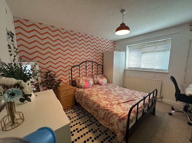 Double bedroom 10-12 minutes walk to UWE Main Photo