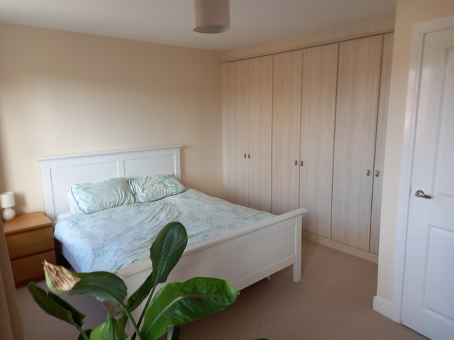 Large double bedroom available  to let Main Photo