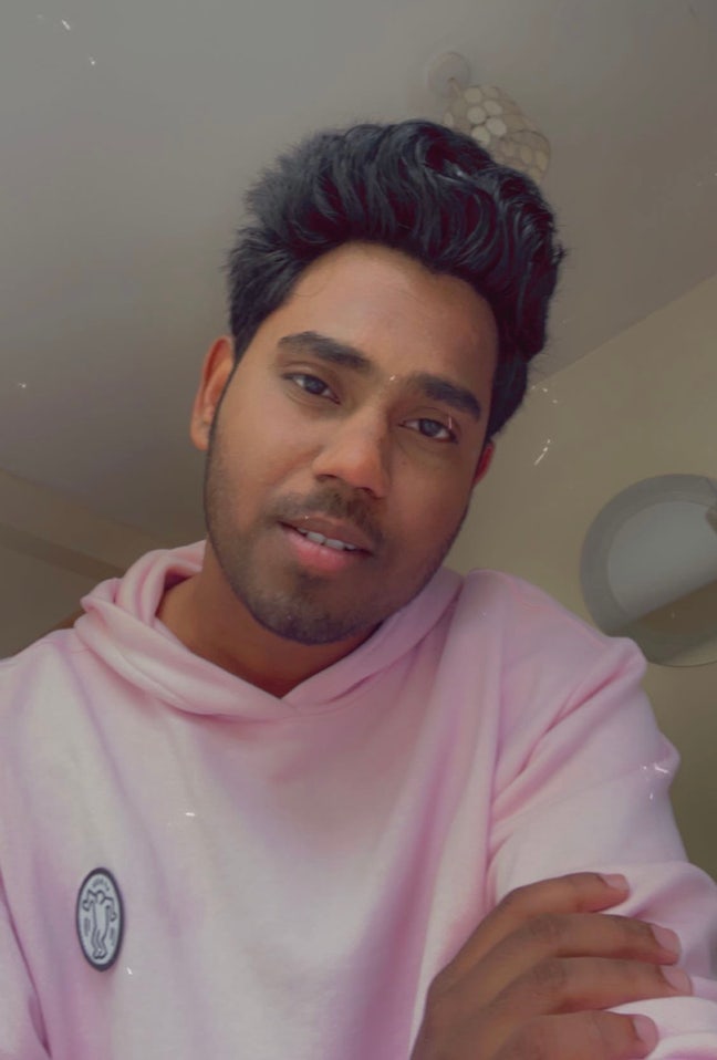 Professional Male seeks a single or double room Main Photo