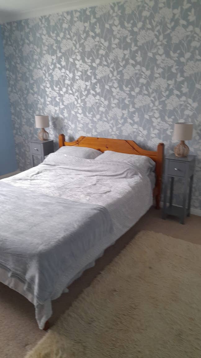 Large double room in quiet house Main Photo