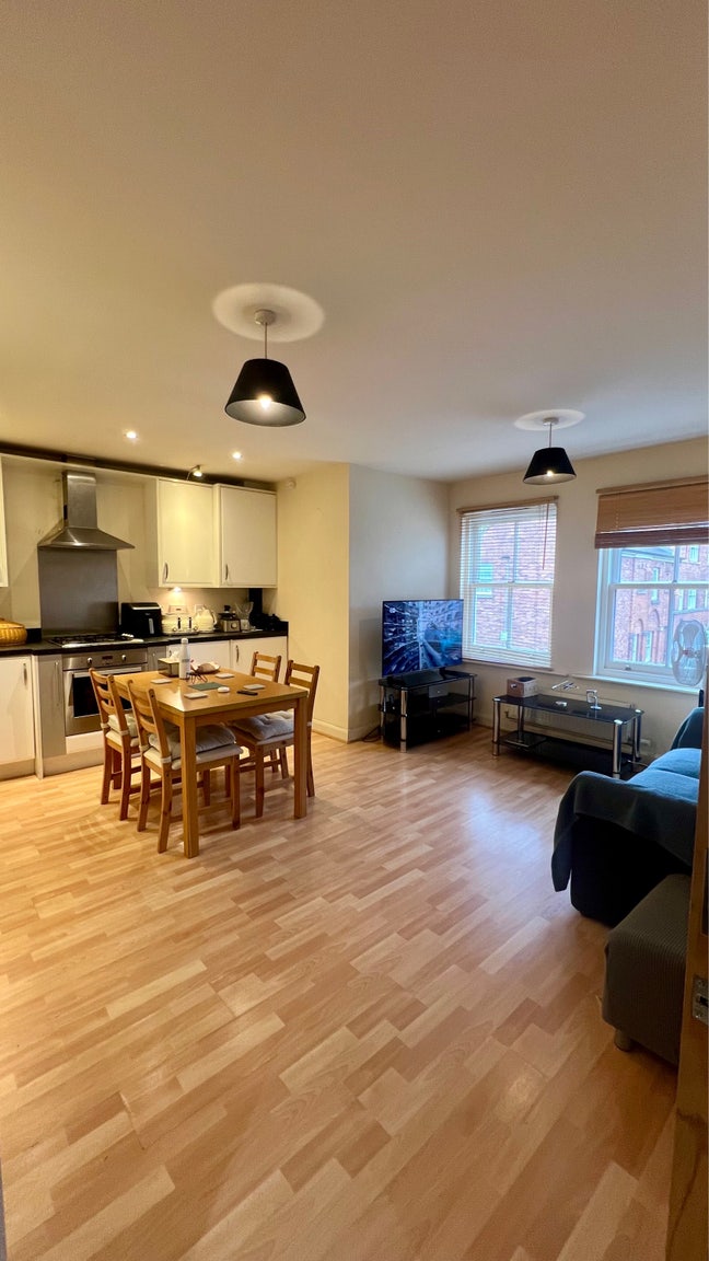 Flatmate required for a 2 bed 2 bathroom flat Main Photo