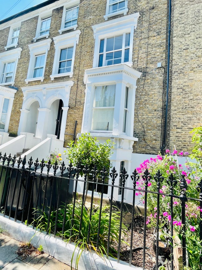 Clapham Common,huge bright furnished studio/bedsit Main Photo