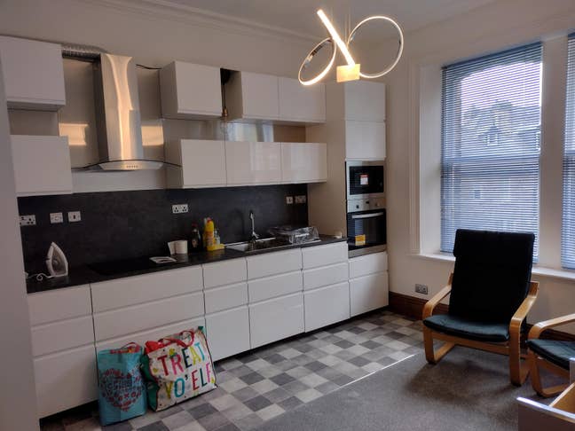 Lovely, spacious and light 2 bed flats in S10 Main Photo