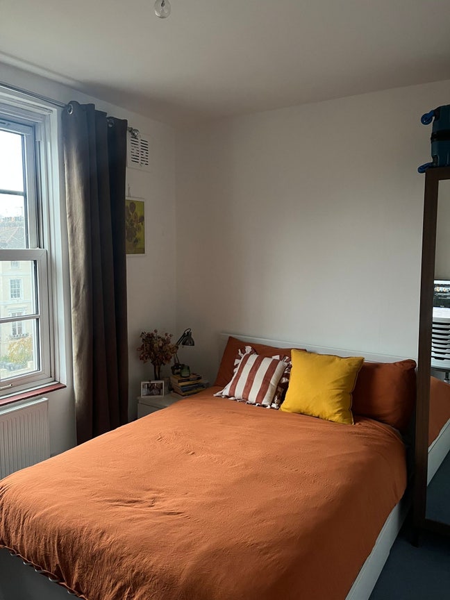 Bright Double Room with view in Chalk Farm Main Photo