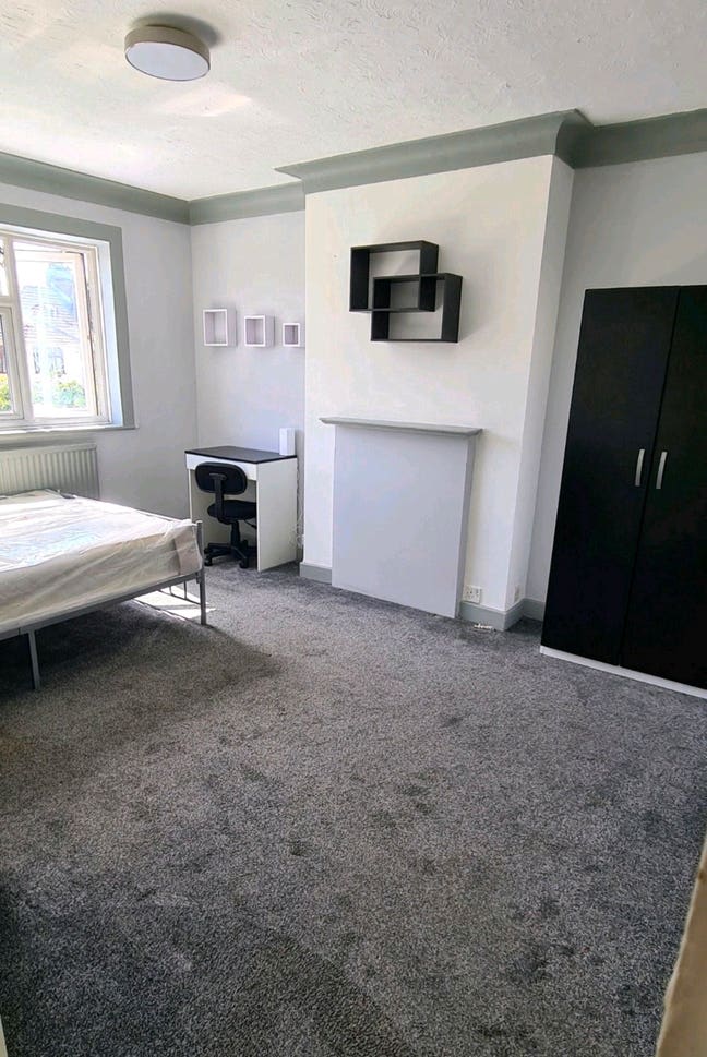 Large & Bright Double Room in Willesden Green Main Photo