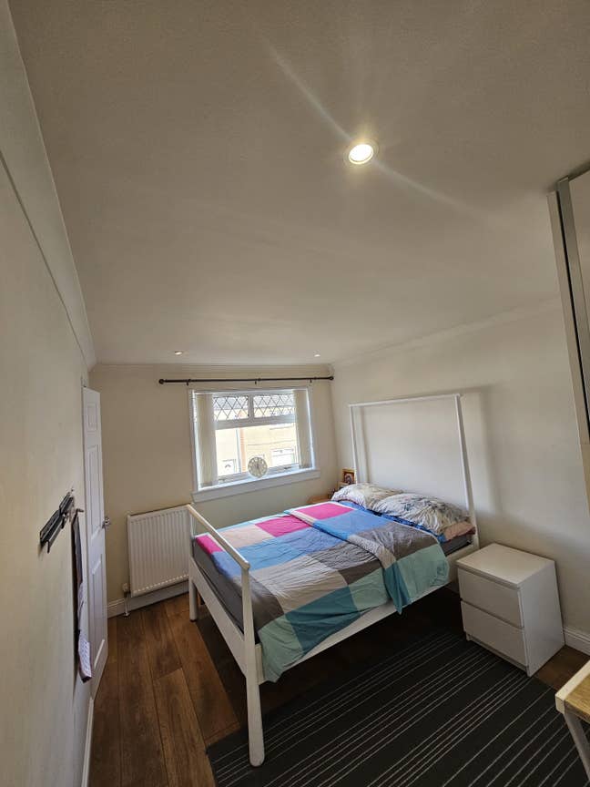 Spacious Fully Furnished Double Room to Let Main Photo