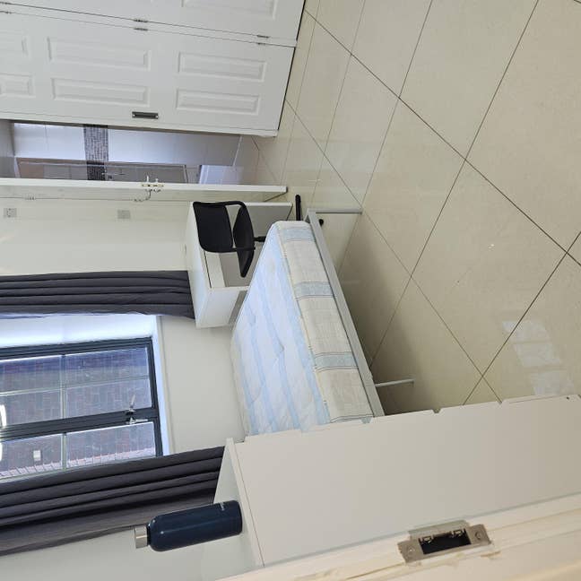 2 Bed Flat with  2Bthrooms in Great location  Main Photo