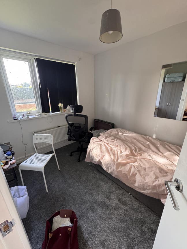 Cheap Room to Rent Main Photo