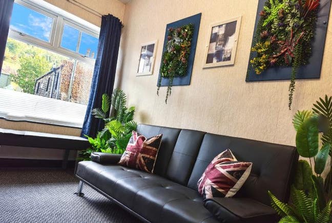 Fully Refurbed Ensuite Room in Shared House  Main Photo