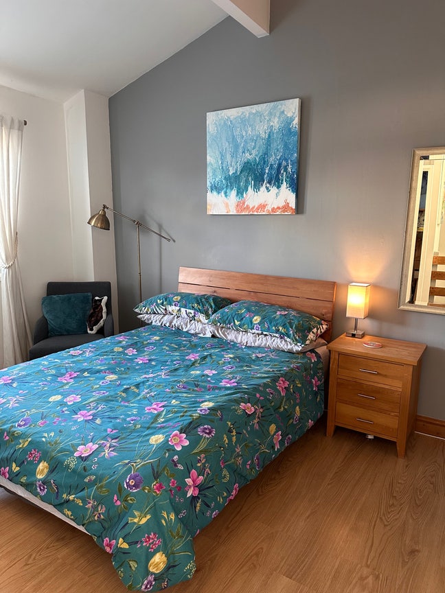 Lovely  double room- ideal for a single female.  Main Photo