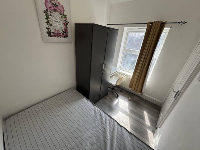 Cozy Room in prime location to move in ASAP Main Photo