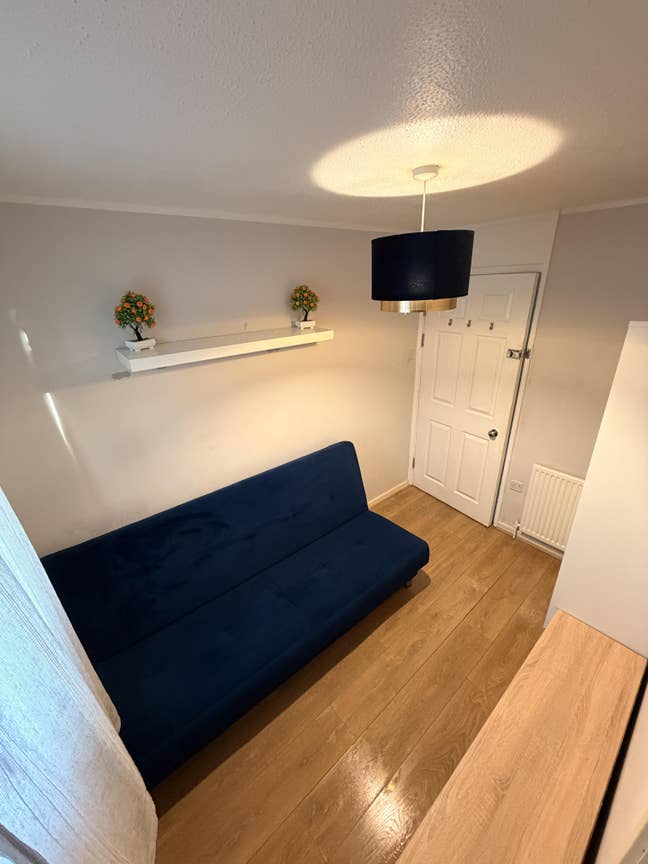 Single Room To Rent  Main Photo