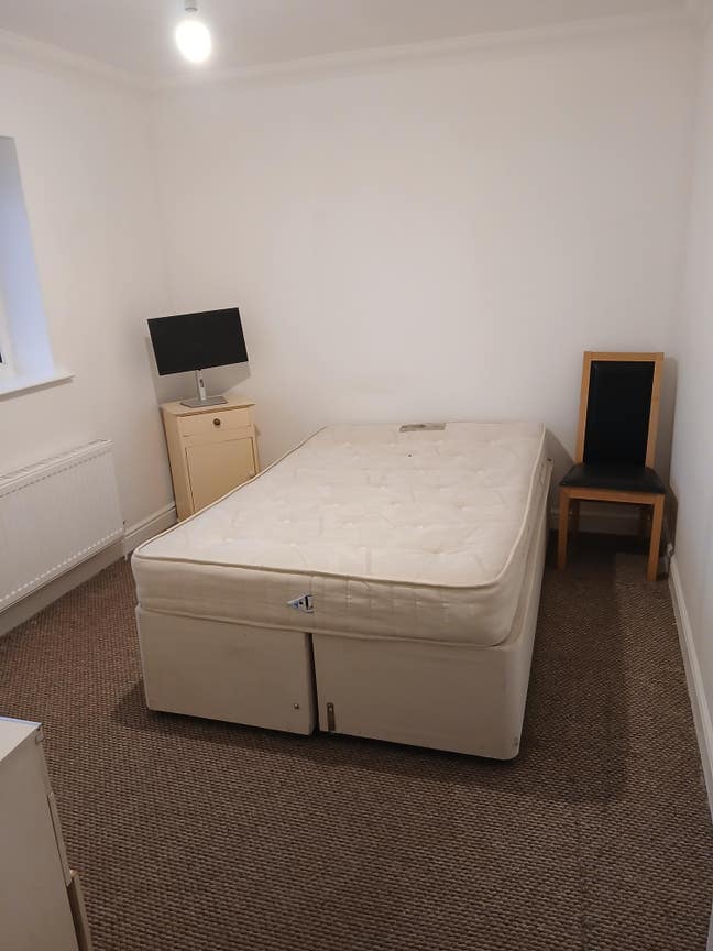 2 large Double bedroom available.  Main Photo