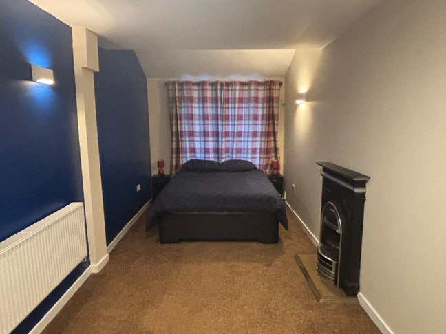 Massive double room  Main Photo