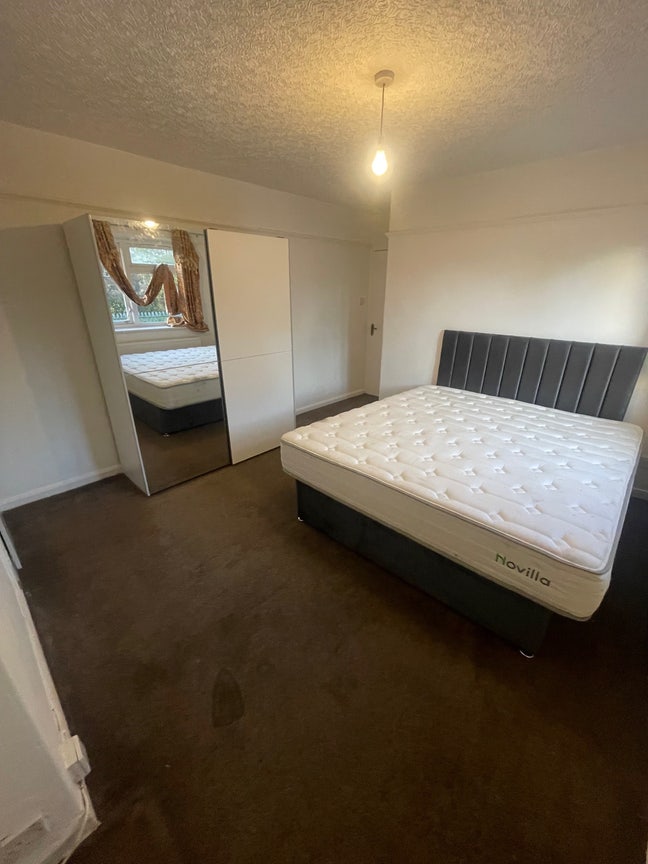 4 bedroom house Fallowfield Main Photo