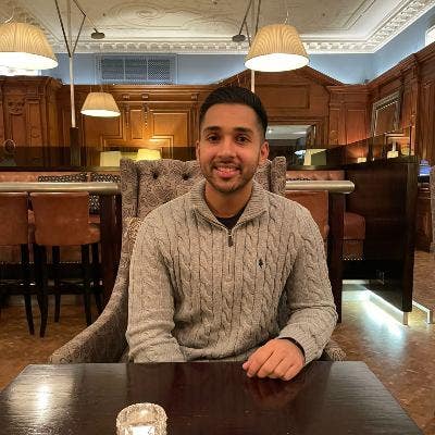 Professional Male seeks a double room Main Photo