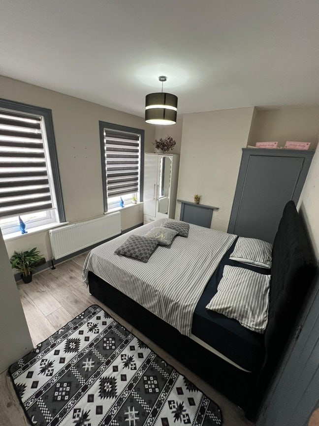 Brand New Spacious Double Room CR0 Main Photo