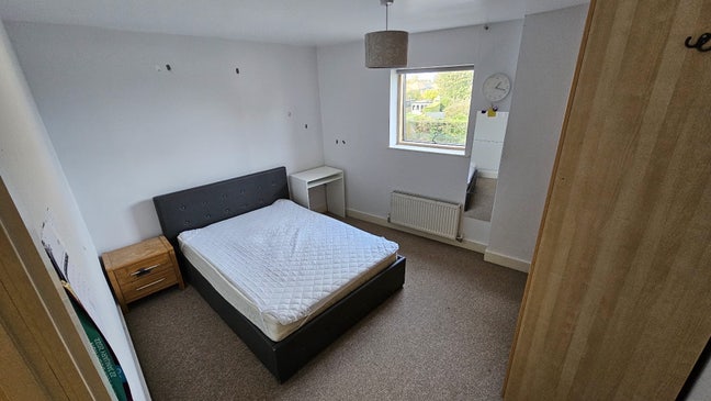 Double Room Available in Saint Martins Court Main Photo