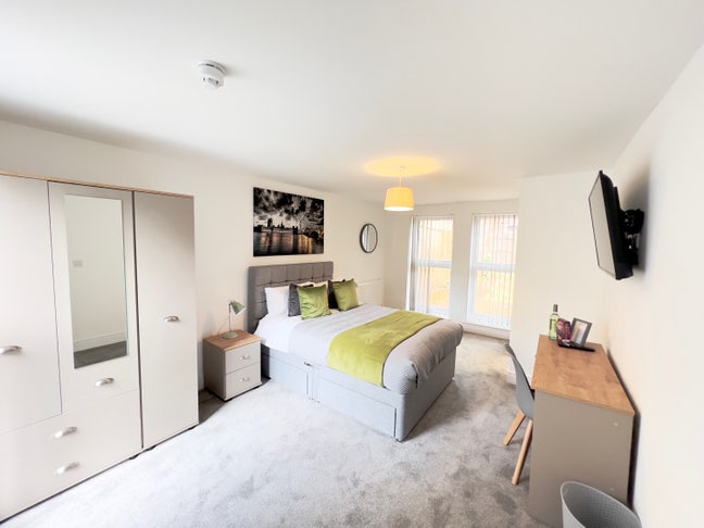 Professional Rooms in a Houseshare Main Photo
