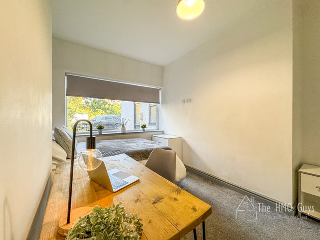 Super Large En-Suite Rooms - Heart of Prestwich! Main Photo