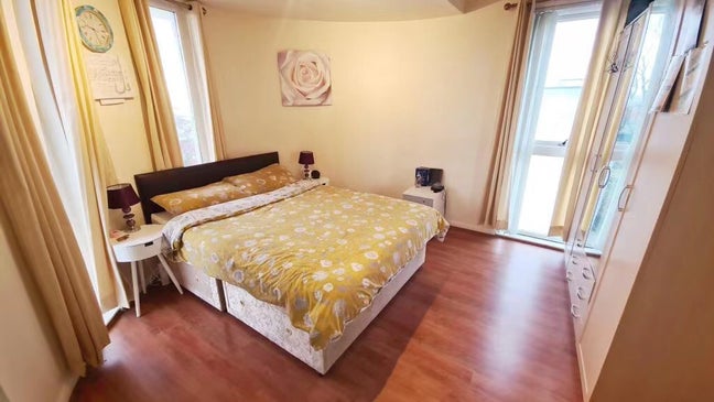 Spacious Double Rooms Available – Beswick M11 Main Photo