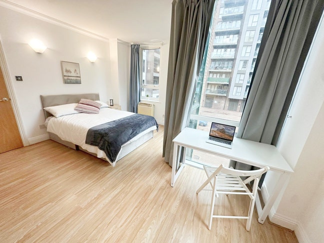 3 Rooms Available / Canary Wharf  Main Photo