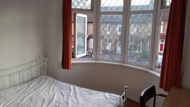 Dss Welcome - Double Room Near Barking Station Main Photo