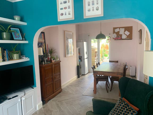 Bedroom Available in Friendly Houseshare Main Photo