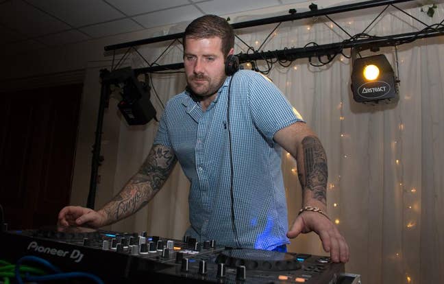 Bedroom needed for professional adult Main Photo