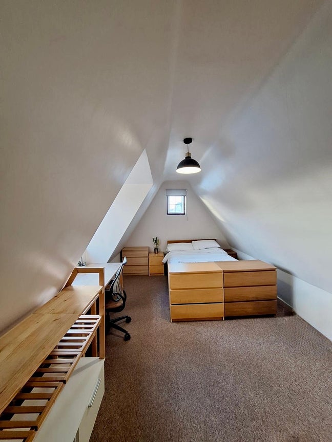 Lovely, spacious double room! Main Photo