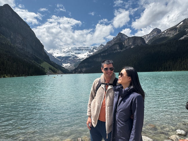 Professional couples seeking en suite room in NW Main Photo