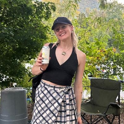 Art gallerist + illustrator looking for cosy Main Photo