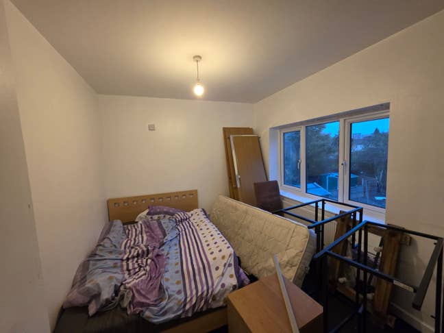 4 bedroom house - Furnished (2 parking space) Main Photo