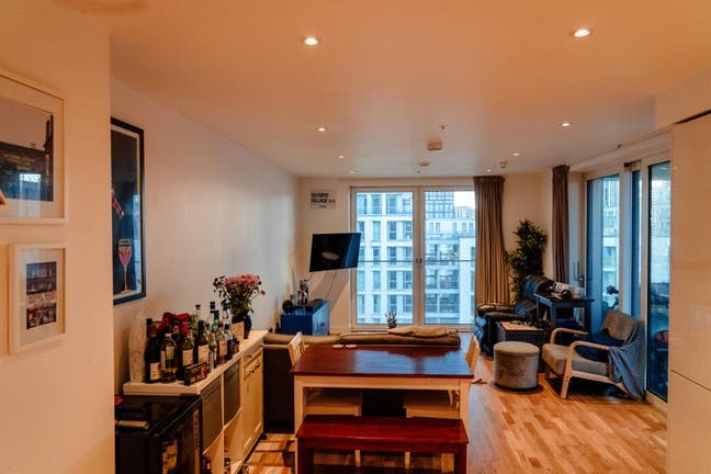 Bright Double Room in East Village- Mon-Fri Let Main Photo