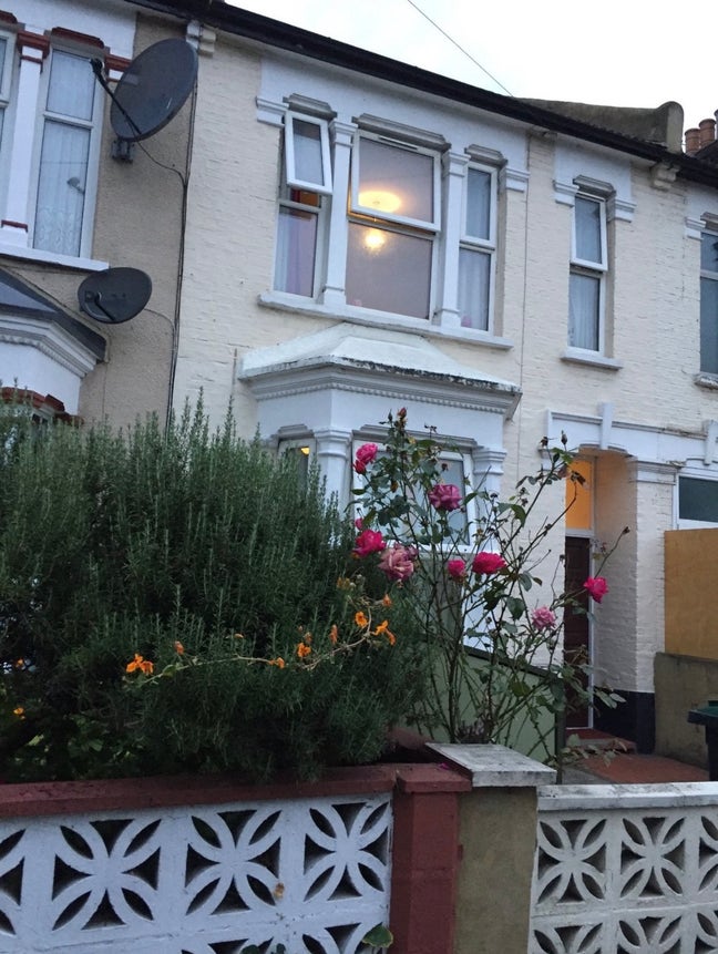 Spacious 5 Bedroom House with Garden – N15 3JS  Main Photo