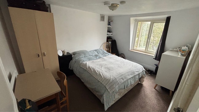Double room available in shared house in Camden Main Photo
