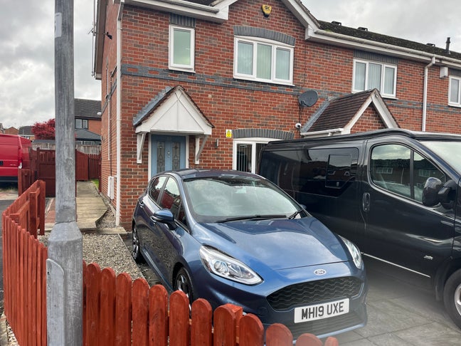 1 small double room to rent £100 p/w inc bills  Main Photo