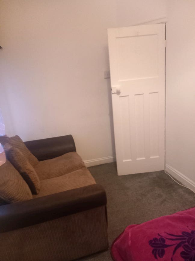 Room for rent Main Photo