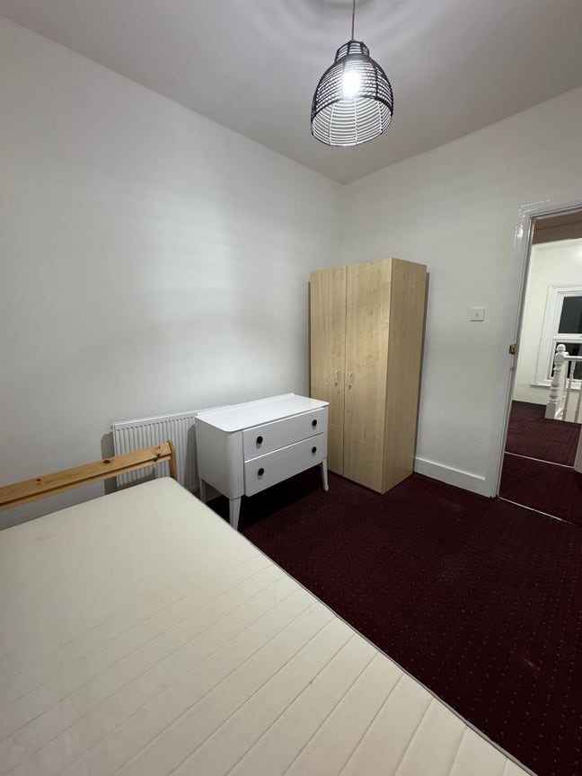 Stoke Newington high street house share Main Photo