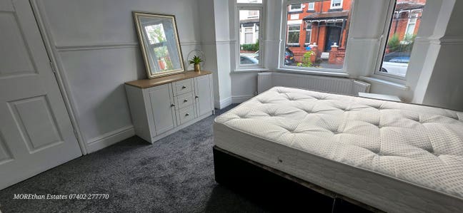 4 bed house close to city,hospital,uni,transport Main Photo